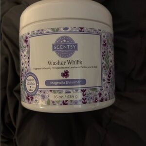 Scentsy Magnolia Shimmer Washer Whiffs - Purple and White
